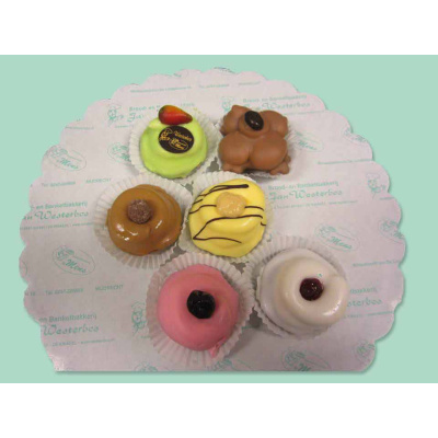 harde-wener-petit-fours